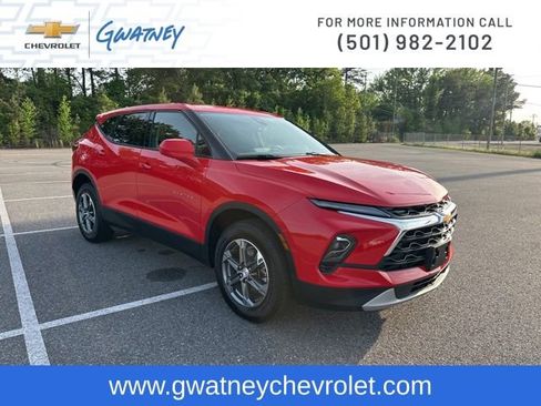 Used 2024 Chevrolet Blazer LT FWD image 3