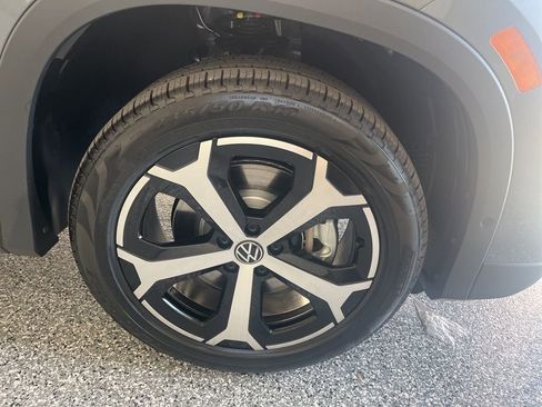 New 2026 Volkswagen Tiguan SE AWD/4WD image 11