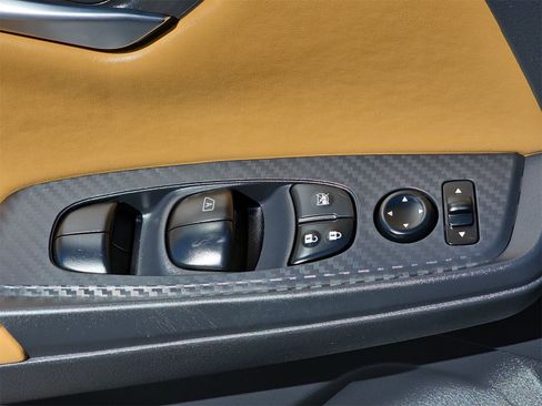 Used 2025 Nissan Sentra SV w/ SV Premium Package image 31