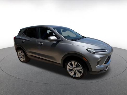 Used 2025 Buick Encore GX Preferred FWD image 2