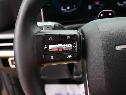Used 2025 Hyundai Santa Fe SEL FWD image 18