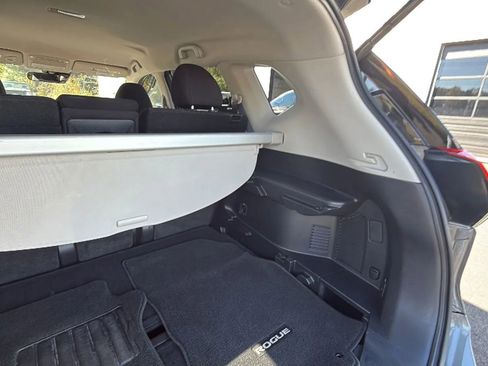 Used 2020 Nissan Rogue SV image 59