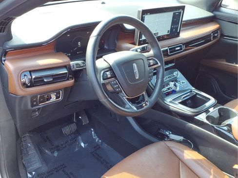 Used 2023 Lincoln Nautilus Reserve AWD/4WD image 18