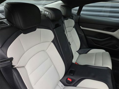 Used 2025 Porsche Taycan GTS image 21