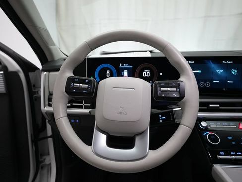 Used 2026 Hyundai Santa Fe SE FWD image 4