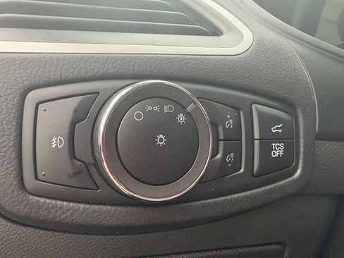 Used 2024 Ford Edge SEL w/ Convenience Package image 15