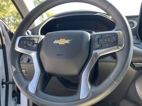 Used 2025 Chevrolet Blazer LT FWD image 29