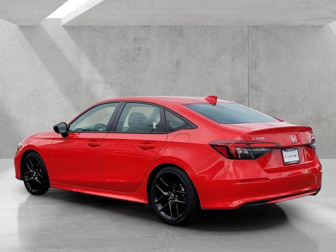 Used 2025 Honda Civic Sport image 6