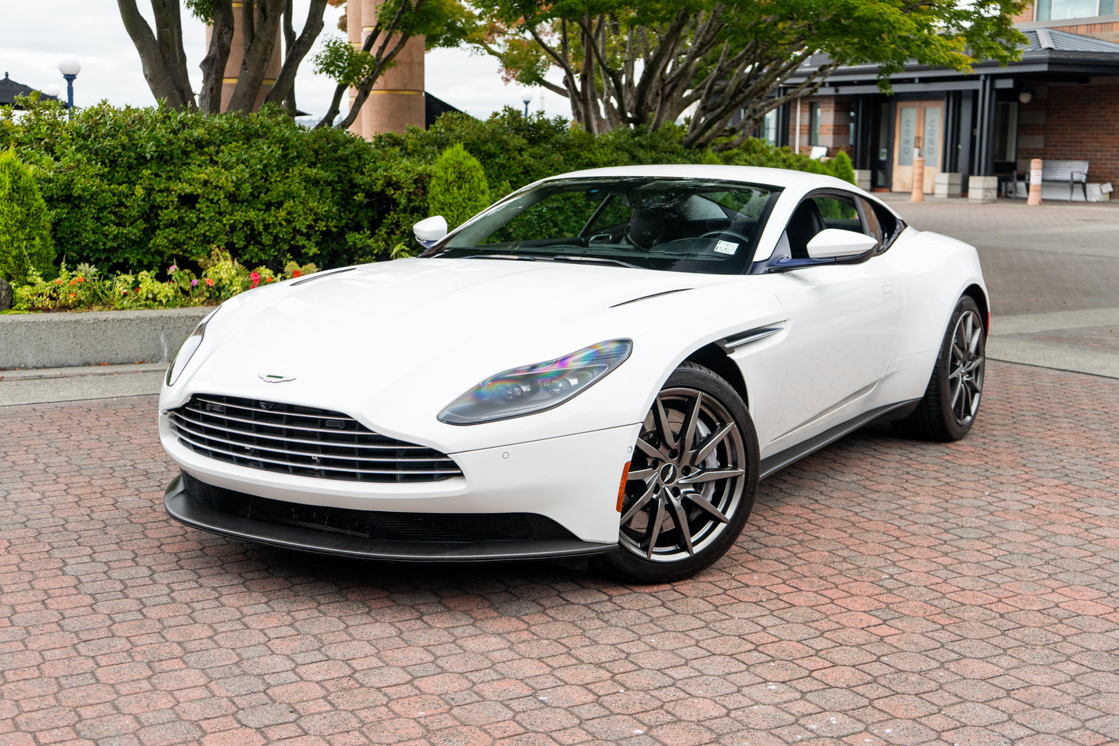 Used 2019 Aston Martin DB11 Coupe RWD image 41