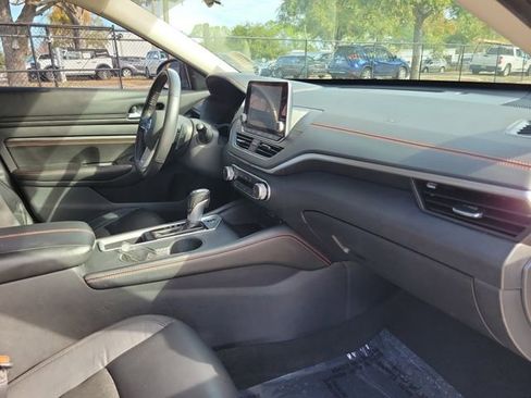 Used 2022 Nissan Altima 2.5 SR image 31