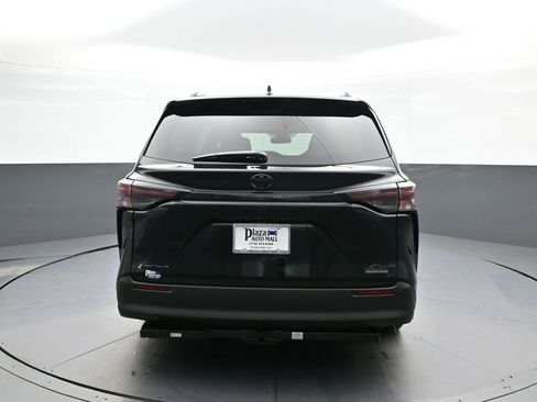 New 2026 Toyota Sienna XLE Woodland Edition image 7