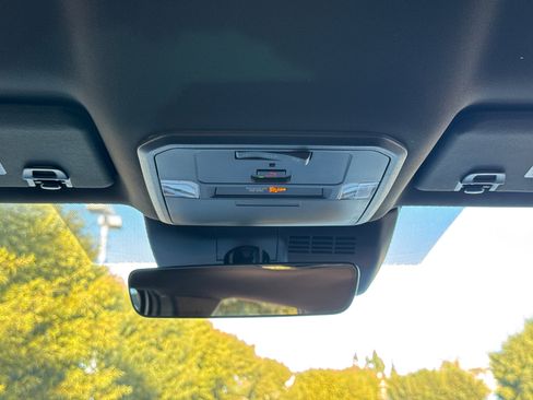 Certified 2025 Toyota Tacoma SR5 image 25