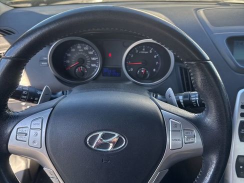 Used 2010 Hyundai Genesis 3.8 RWD image 11