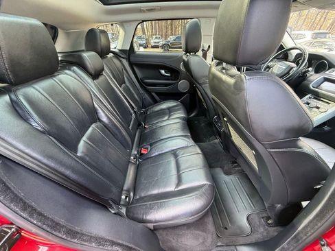 Used 2017 Land Rover Range Rover Evoque SE Premium image 24