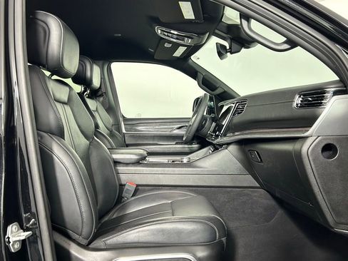 Used 2022 Jeep Wagoneer Series II image 10