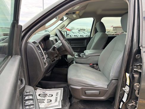 Used 2016 RAM 1500 Express w/ Black Ram 1500 Express Group image 12