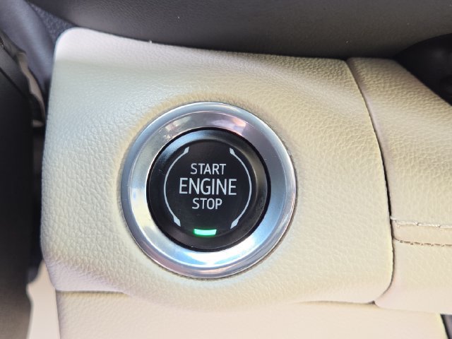 Used 2021 Buick Envision Avenir w/ Technology Package II AWD/4WD image 10