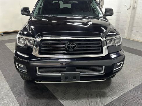 Used 2019 Toyota Sequoia TRD Sport w/ TRD Sport Premium Package AWD/4WD image 6