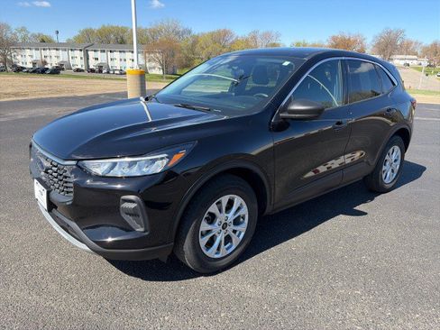 Used 2023 Ford Escape Active AWD/4WD image 1