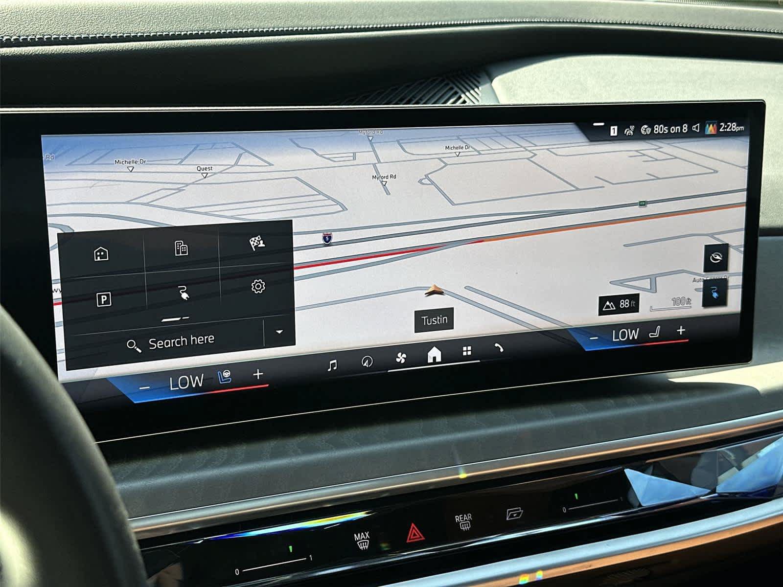 Used 2025 BMW i7 eDrive50 w/ Premium Package RWD image 17