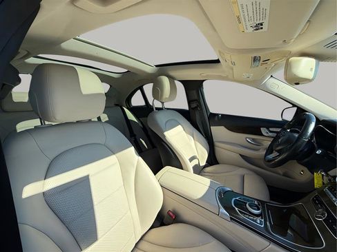 Used 2018 Mercedes-Benz C 300 Sedan w/ Premium Package image 22