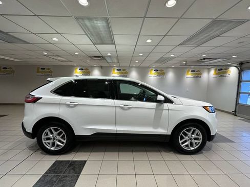 Certified 2023 Ford Edge SEL w/ Convenience Package AWD/4WD image 3