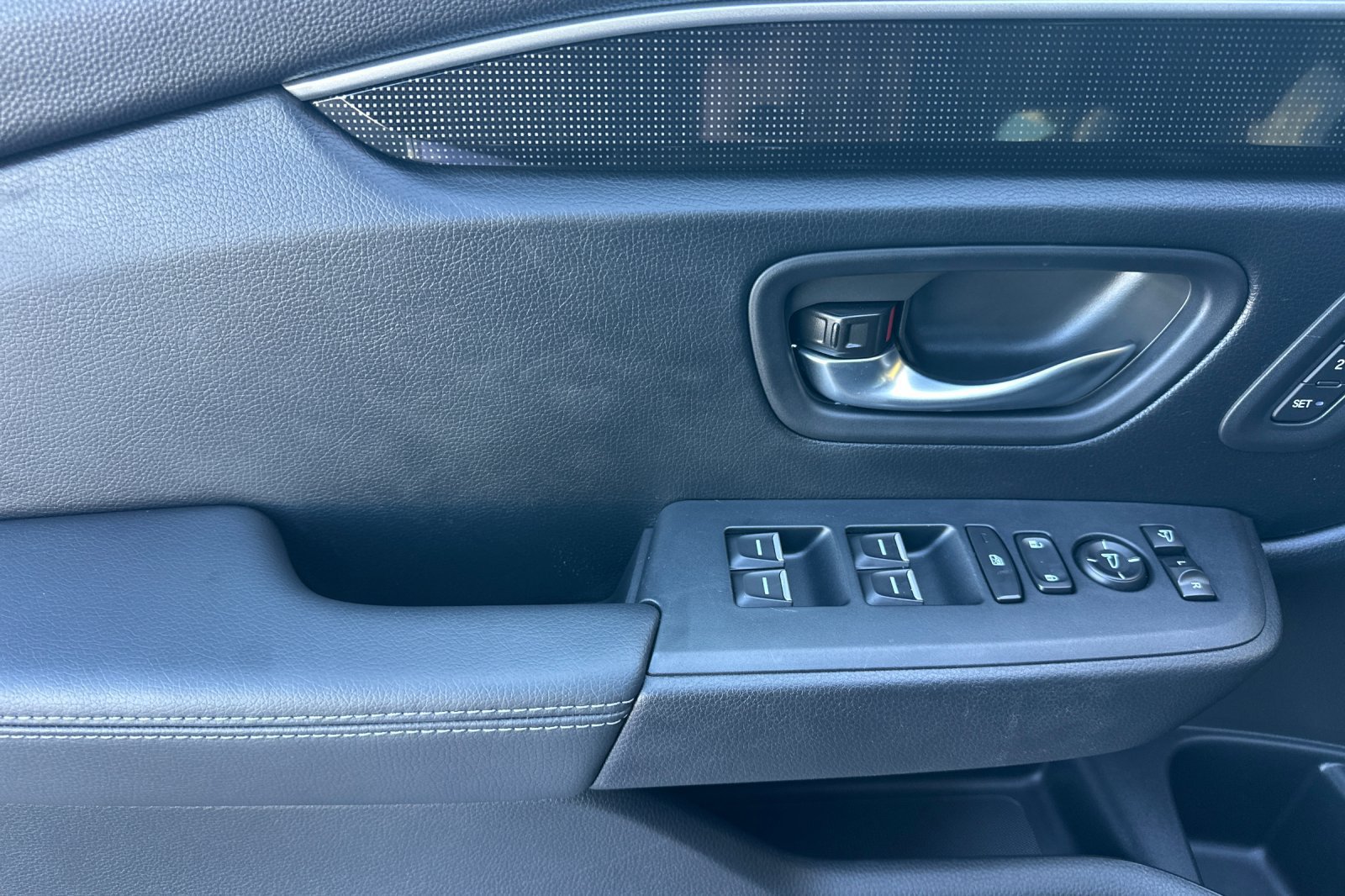 Used 2025 Honda Pilot Elite image 11