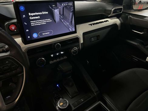 Used 2024 Toyota Tacoma TRD Off-Road image 25