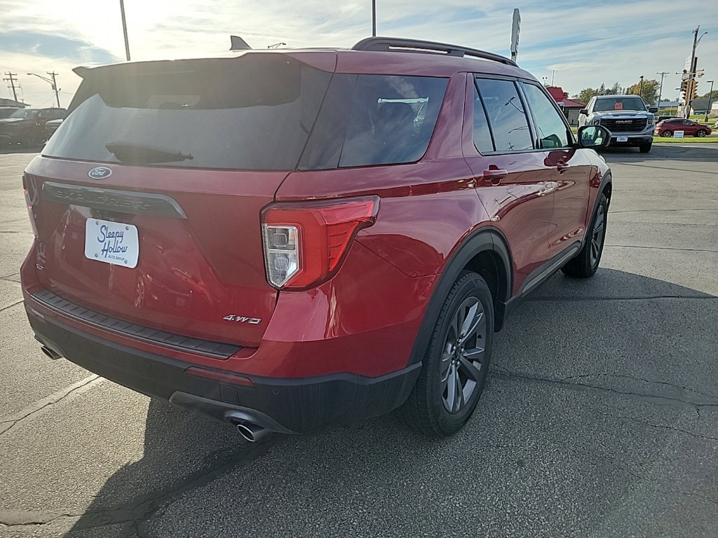 Used 2021 Ford Explorer XLT w/ Equipment Group 202A AWD/4WD image 5