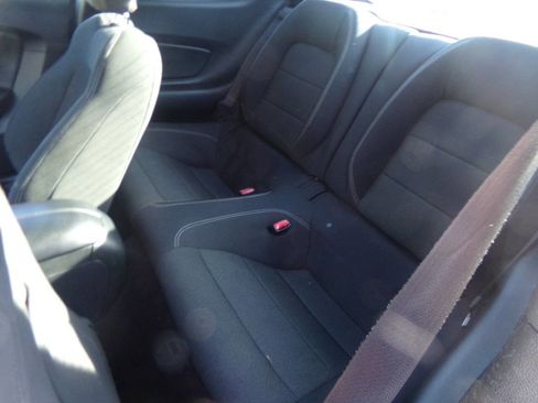 Used 2015 Ford Mustang Coupe RWD image 30