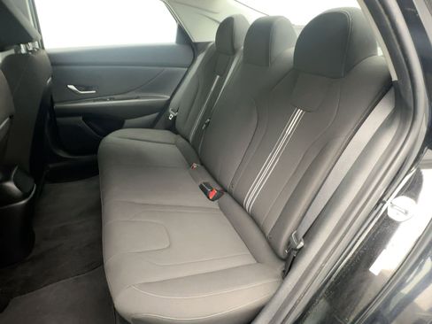 Used 2021 Hyundai Elantra SEL image 15