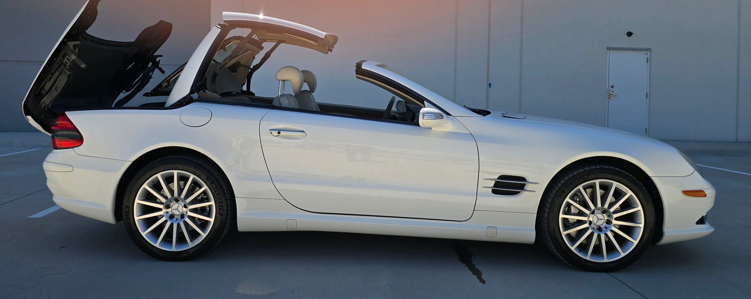 Used 2008 Mercedes-Benz SL 550 image 11