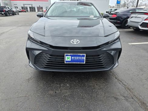 Used 2025 Toyota Camry LE image 10