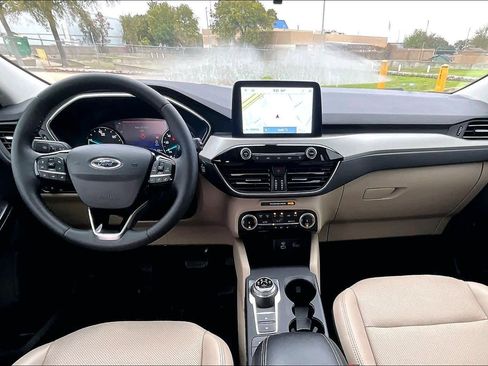 Certified 2022 Ford Escape SEL w/ Class II Trailer Tow Package image 15