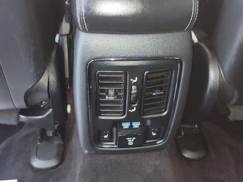 Used 2016 Jeep Grand Cherokee Limited image 25