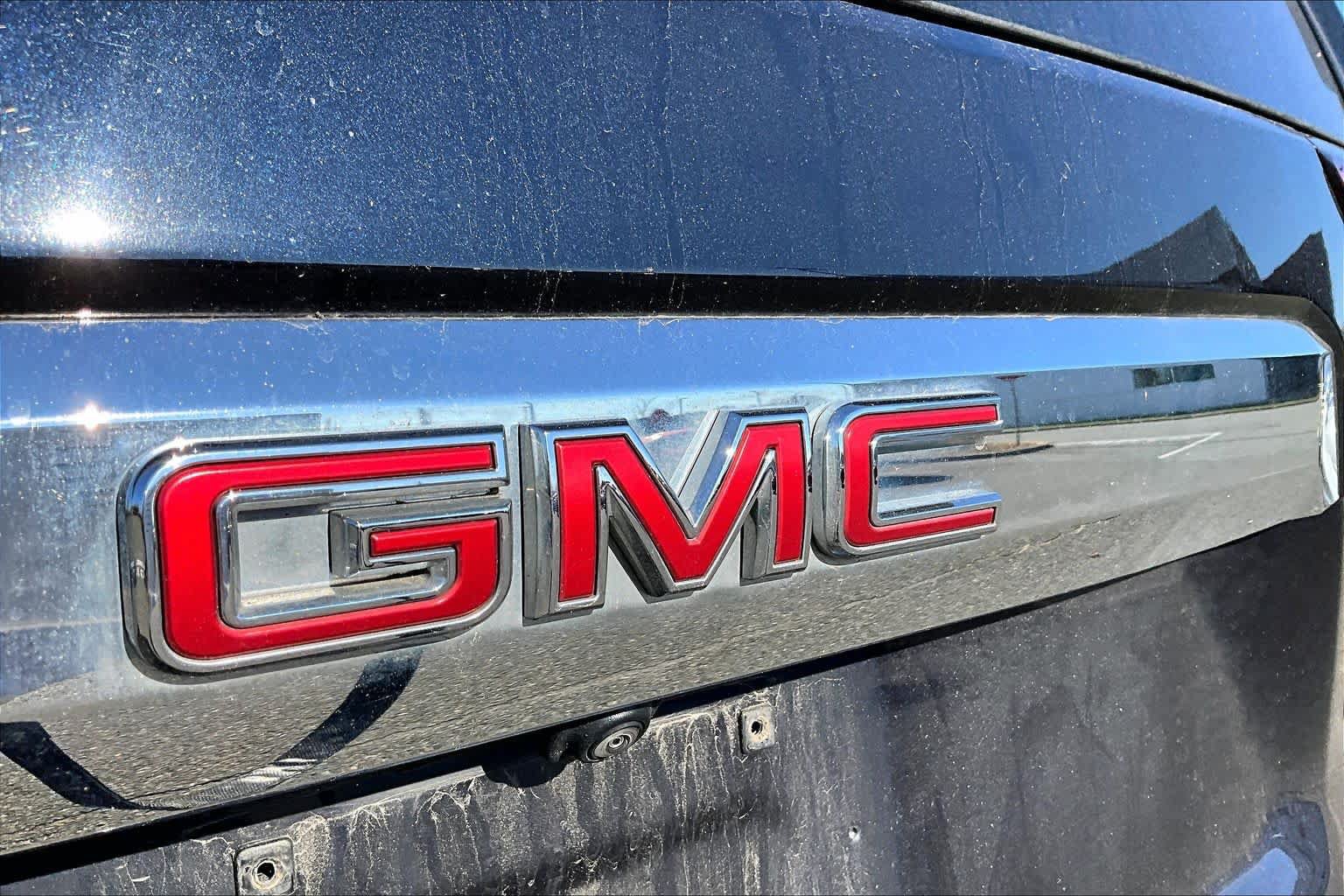 Used 2023 GMC Yukon SLT w/ SLT Luxury Package AWD/4WD image 9