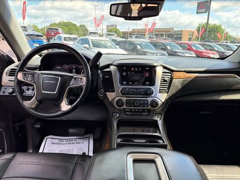 Used 2015 GMC Yukon XL Denali w/ Touring Package AWD/4WD image 43