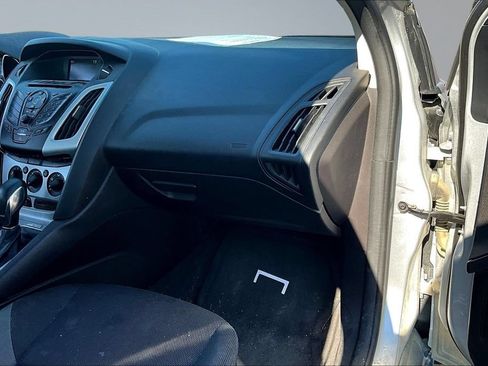 Used 2014 Ford Focus SE FWD image 21