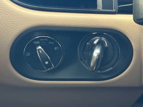 Certified 2025 Porsche Macan image 29