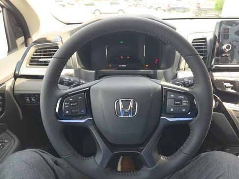 New 2026 Honda Odyssey Touring image 19
