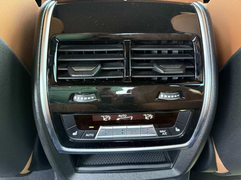 Used 2020 BMW X7 xDrive40i w/ M Sport Package AWD/4WD image 19