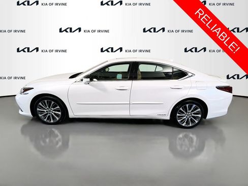 Used 2021 Lexus ES 300h w/ Premium Package image 4