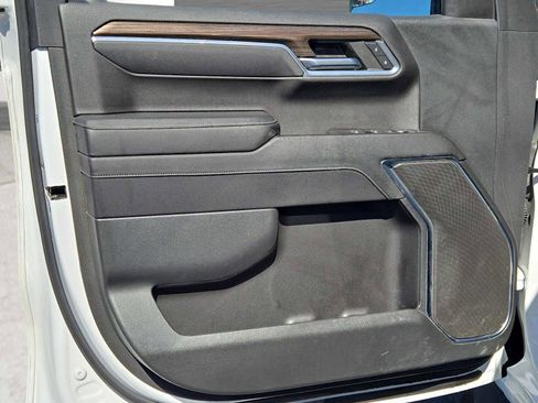 Used 2023 Chevrolet Silverado 1500 LT image 19