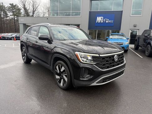 Used 2024 Volkswagen Atlas Cross Sport SE image 3
