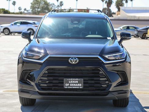 Used 2025 Toyota Grand Highlander FWD image 2