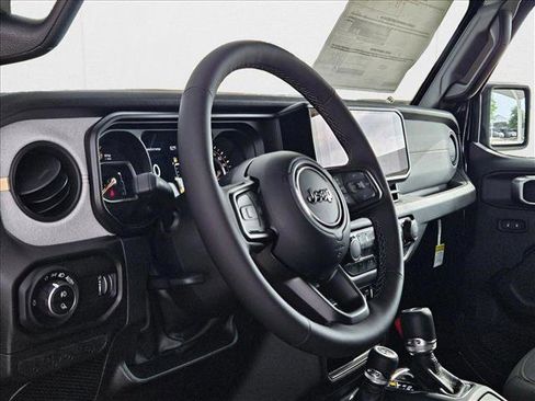 New 2025 Jeep Gladiator Sport image 3
