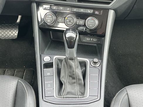 Used 2024 Volkswagen Jetta SE FWD image 4