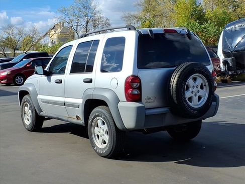 Used 2006 Jeep Liberty Sport image 3