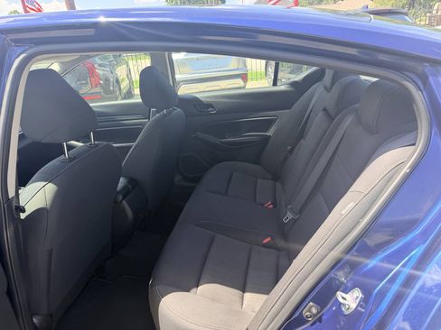 Used 2024 Nissan Altima 2.5 S FWD image 11
