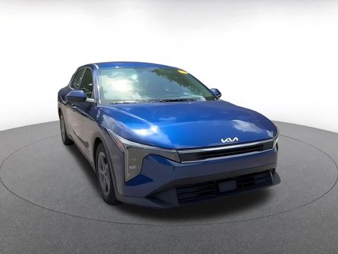 Used 2025 Kia K4 FWD image 3